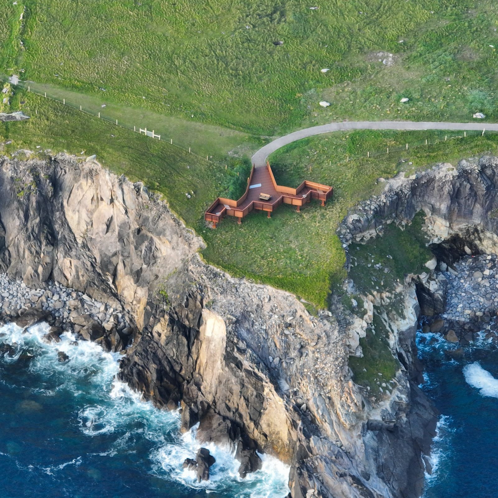 Wild Atlantic Way by Motorhome: 21-Day Ireland Itinerary with Waterfalls, Cliffs & Coastal Views